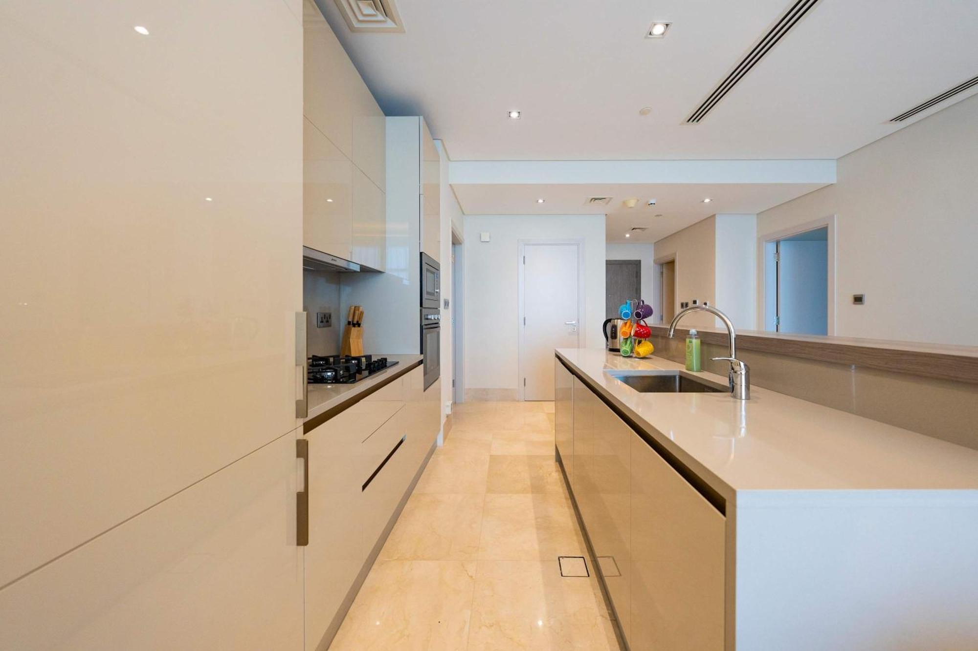 Spacious Beachfront 2 Bedroom Apartment - The 8 Dubai Exteriör bild
