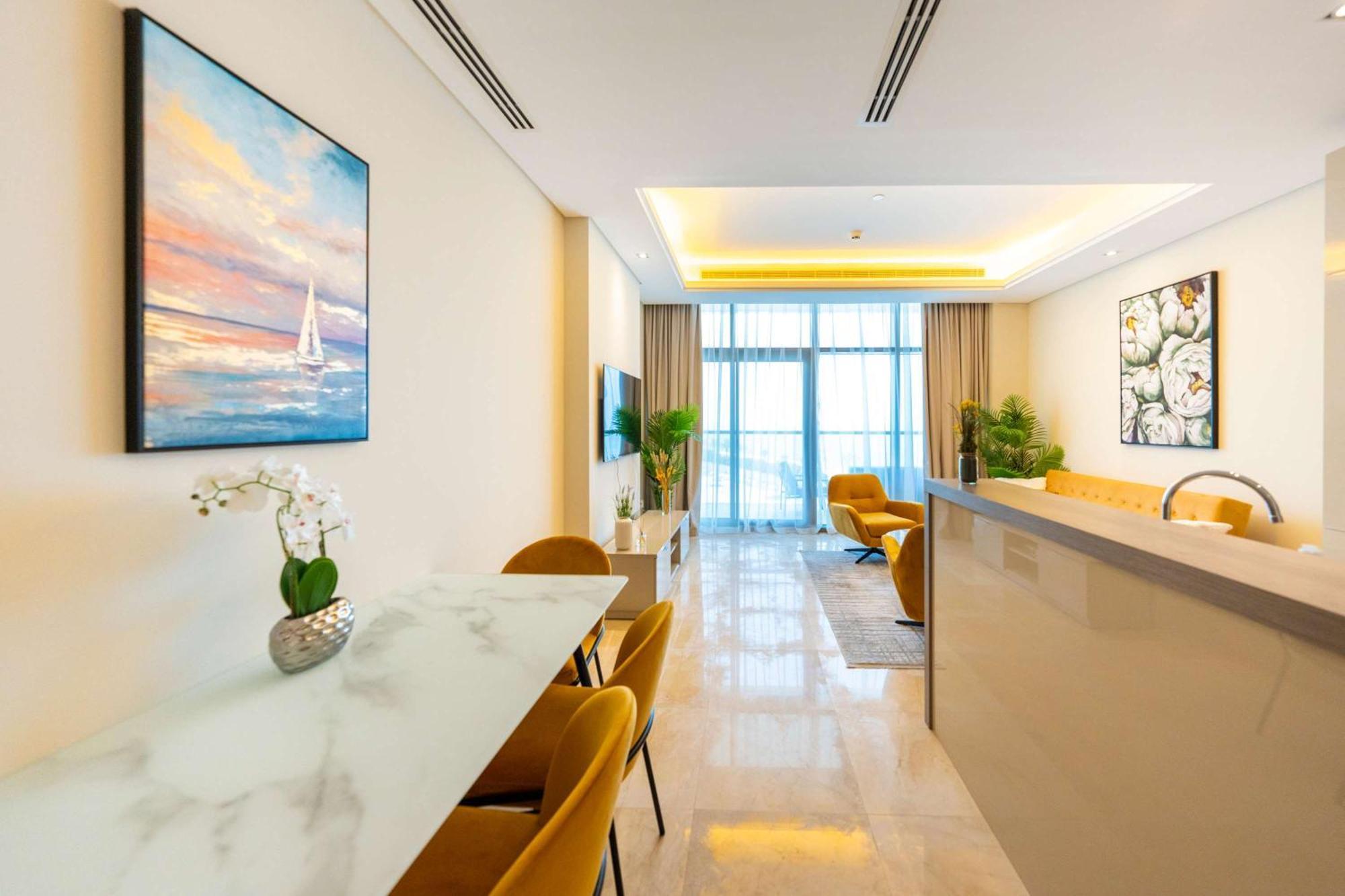 Spacious Beachfront 2 Bedroom Apartment - The 8 Dubai Exteriör bild